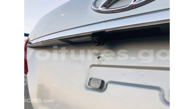 Big with watermark hyundai santa fe estuary import dubai 7001