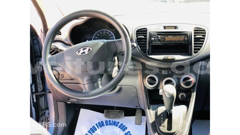 Big with watermark hyundai i10 estuary import dubai 7002