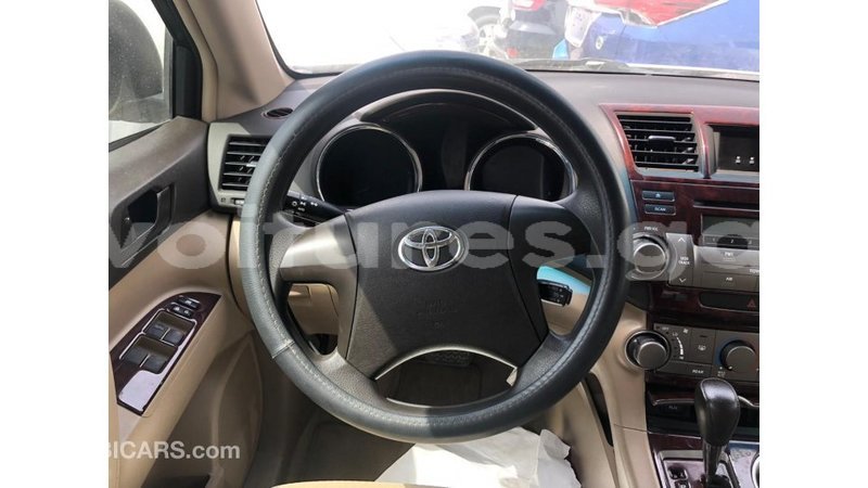 Big with watermark toyota highlander estuary import dubai 7003