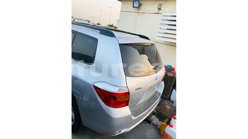 Big with watermark toyota highlander estuary import dubai 7004