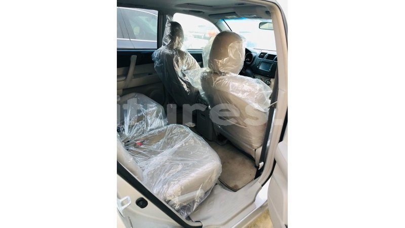 Big with watermark toyota highlander estuary import dubai 7004