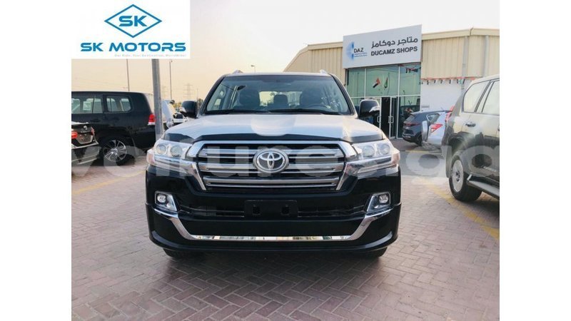 Big with watermark toyota land cruiser estuary import dubai 7005