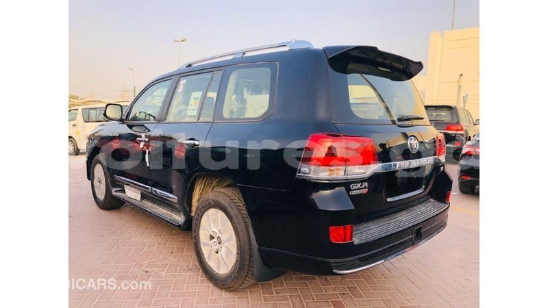 Big with watermark toyota land cruiser estuary import dubai 7005