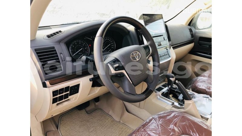 Big with watermark toyota land cruiser estuary import dubai 7005