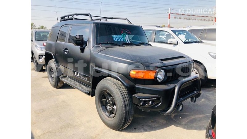 Big with watermark toyota fj cruiser estuary import dubai 7007