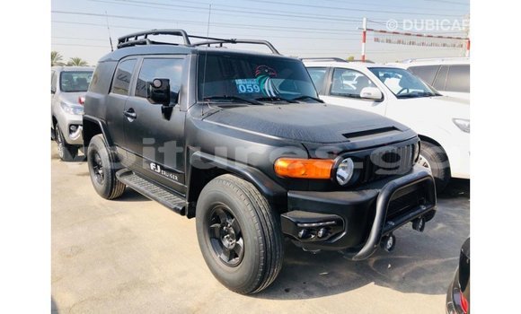 Acheter Import Voiture Toyota FJ Cruiser Noir à Import - Dubai, Estuaire Acheter Import Voiture Toyota FJ Cruiser Noir à Import - Dubai, Estuaire