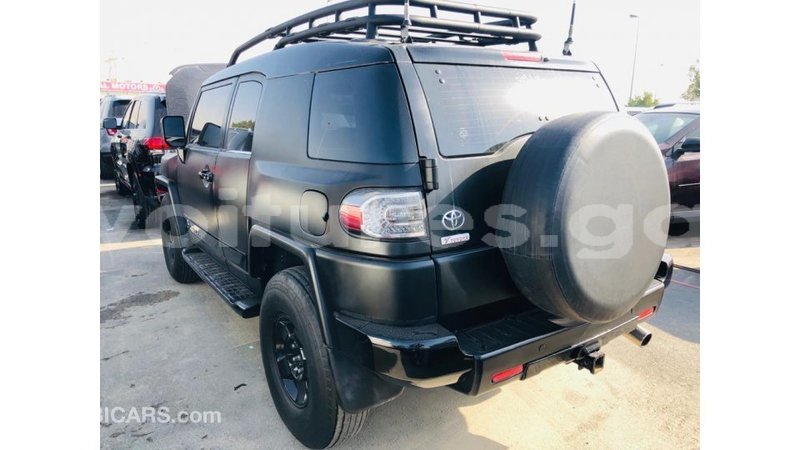 Big with watermark toyota fj cruiser estuary import dubai 7007