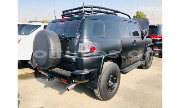 Acheter Import Voiture Toyota FJ Cruiser Noir à Import - Dubai, Estuaire Acheter Import Voiture Toyota FJ Cruiser Noir à Import - Dubai, Estuaire
