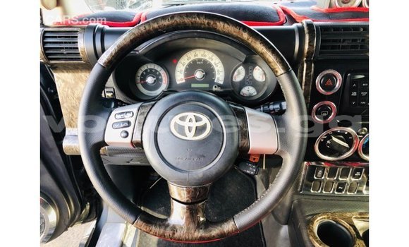 Acheter Import Voiture Toyota FJ Cruiser Noir à Import - Dubai, Estuaire Acheter Import Voiture Toyota FJ Cruiser Noir à Import - Dubai, Estuaire