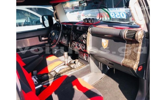 Acheter Import Voiture Toyota FJ Cruiser Noir à Import - Dubai, Estuaire Acheter Import Voiture Toyota FJ Cruiser Noir à Import - Dubai, Estuaire