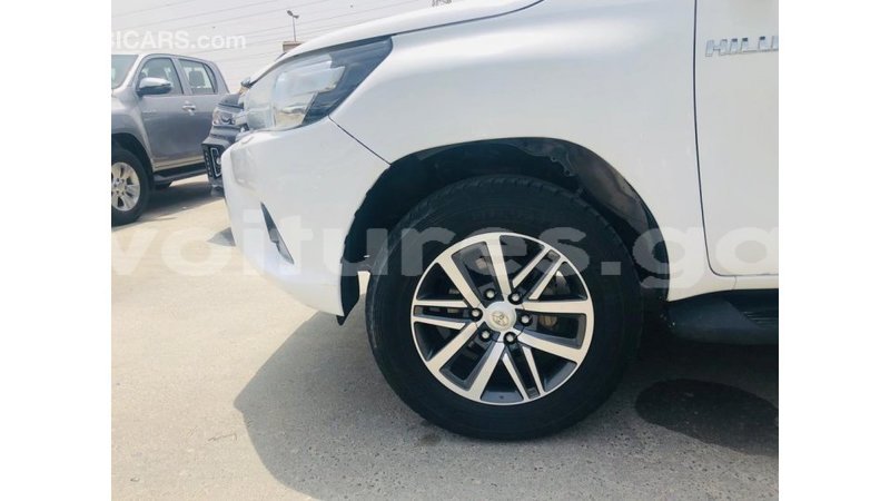 Big with watermark toyota hilux estuary import dubai 7008