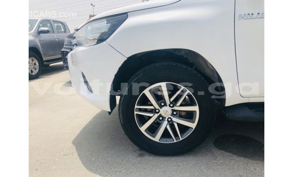 Sayi Imported Toyota Hilux White Mota in Import - Dubai a estuary Sayi Imported Toyota Hilux White Mota in Import - Dubai a estuary