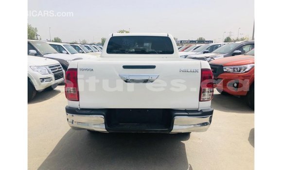 Sayi Imported Toyota Hilux White Mota in Import - Dubai a estuary Sayi Imported Toyota Hilux White Mota in Import - Dubai a estuary