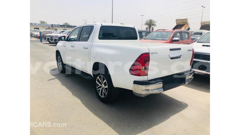 Big with watermark toyota hilux estuary import dubai 7008