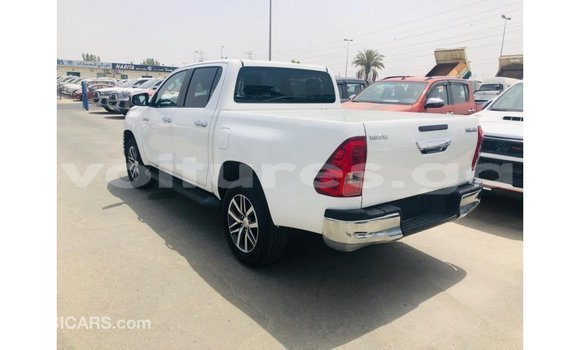 Sayi Imported Toyota Hilux White Mota in Import - Dubai a estuary Sayi Imported Toyota Hilux White Mota in Import - Dubai a estuary