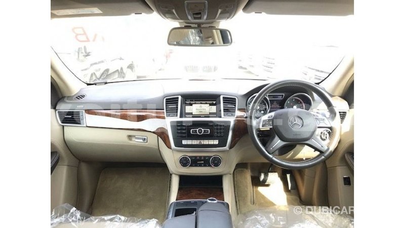 Big with watermark mercedes benz 190 estuary import dubai 7011