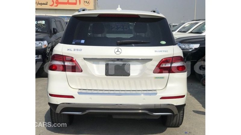 Big with watermark mercedes benz 190 estuary import dubai 7011