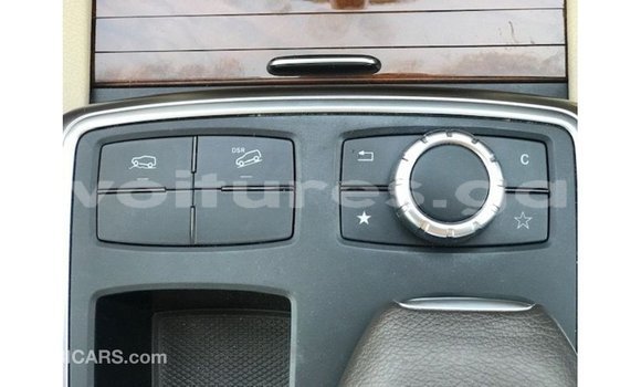 Acheter Import Voiture Mercedes-Benz 190 Blanc à Import - Dubai, Estuaire Acheter Import Voiture Mercedes-Benz 190 Blanc à Import - Dubai, Estuaire