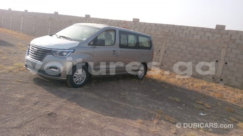 Big with watermark hyundai chorus estuary import dubai 7012