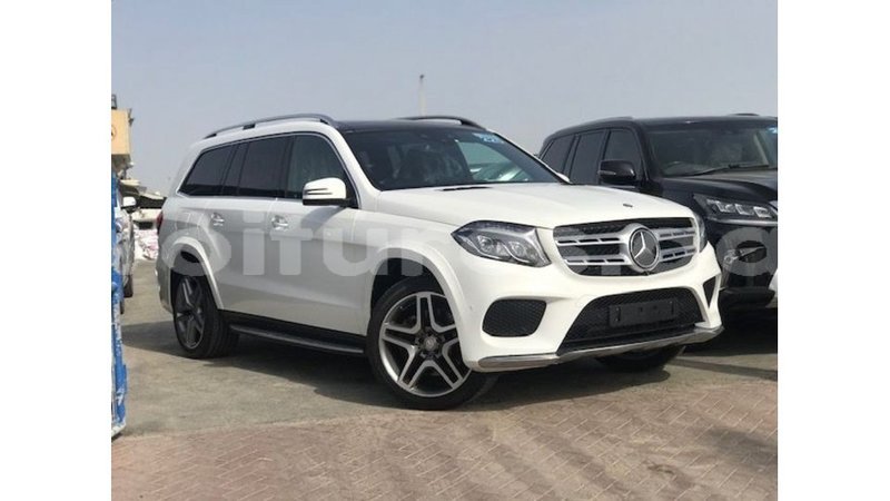 Big with watermark mercedes benz 190 estuary import dubai 7014