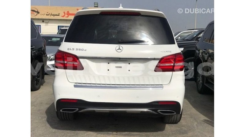 Big with watermark mercedes benz 190 estuary import dubai 7014