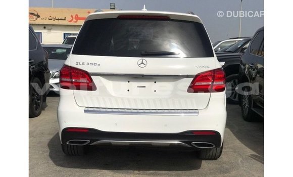 Sayi Imported Mercedes-Benz 190 White Mota in Import - Dubai a estuary Sayi Imported Mercedes-Benz 190 White Mota in Import - Dubai a estuary