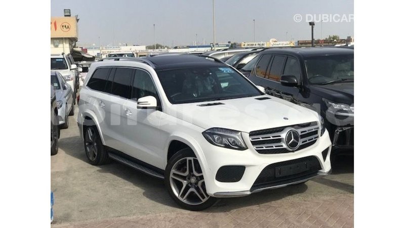 Big with watermark mercedes benz 190 estuary import dubai 7014