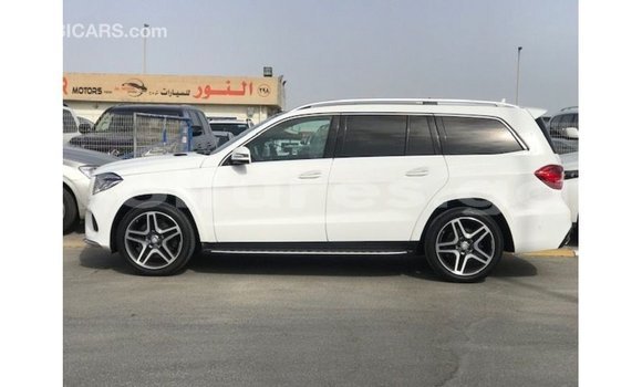 Sayi Imported Mercedes-Benz 190 White Mota in Import - Dubai a estuary Sayi Imported Mercedes-Benz 190 White Mota in Import - Dubai a estuary