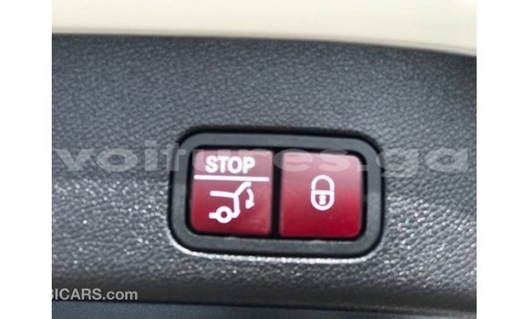 Sayi Imported Mercedes-Benz 190 White Mota in Import - Dubai a estuary Sayi Imported Mercedes-Benz 190 White Mota in Import - Dubai a estuary