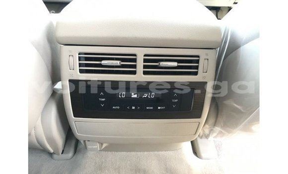 Sayi Imported Toyota Land Cruiser White Mota in Import - Dubai a estuary Sayi Imported Toyota Land Cruiser White Mota in Import - Dubai a estuary