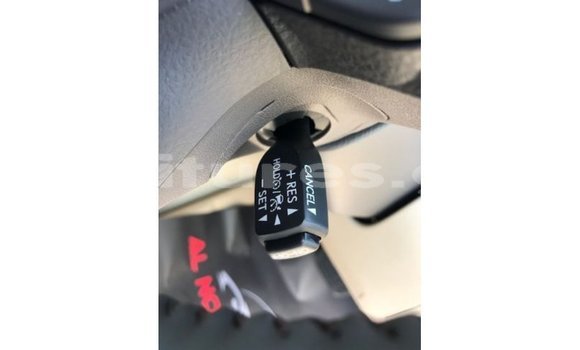 Sayi Imported Toyota Land Cruiser White Mota in Import - Dubai a estuary Sayi Imported Toyota Land Cruiser White Mota in Import - Dubai a estuary