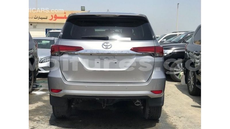 Big with watermark toyota fortuner estuary import dubai 7016