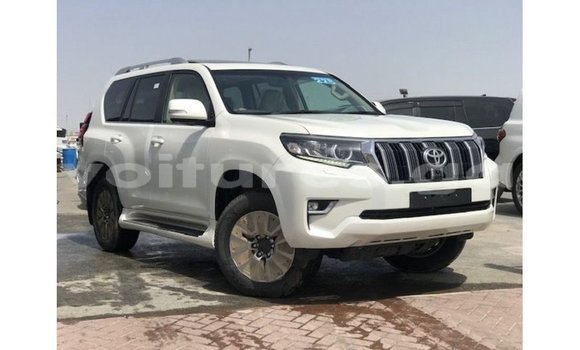 Sayi Imported Toyota Prado White Mota in Import - Dubai a estuary