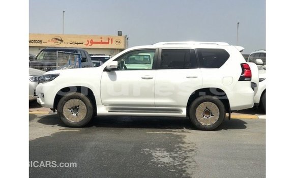 Acheter Import Voiture Toyota Prado Blanc à Import - Dubai, Estuaire Acheter Import Voiture Toyota Prado Blanc à Import - Dubai, Estuaire