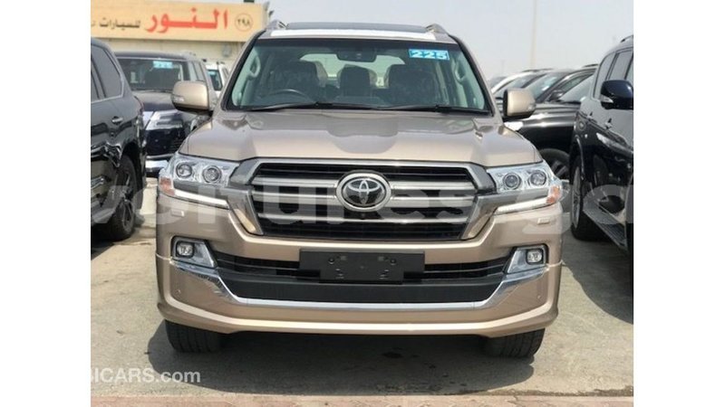 Big with watermark toyota land cruiser estuary import dubai 7019