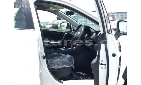 Sayi Imported Toyota HiAce White Babbar mota in Import - Dubai a estuary Sayi Imported Toyota HiAce White Babbar mota in Import - Dubai a estuary