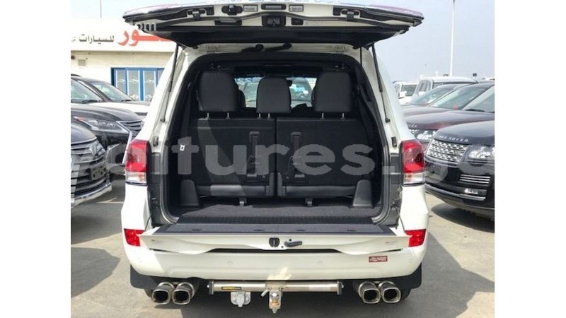 Big with watermark toyota land cruiser estuary import dubai 7021