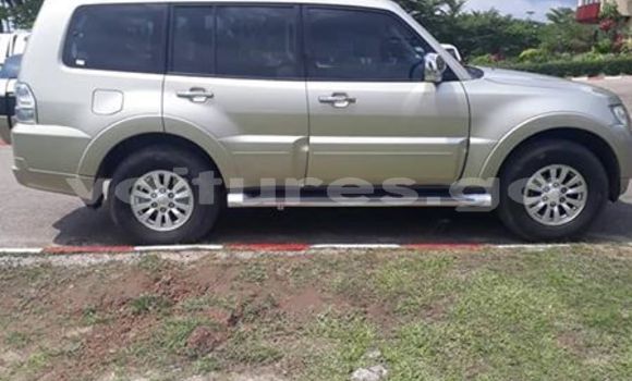 Acheter Occasion Voiture Mitsubishi Pajero Noir à Libreville, Estuaire Acheter Occasion Voiture Mitsubishi Pajero Noir à Libreville, Estuaire