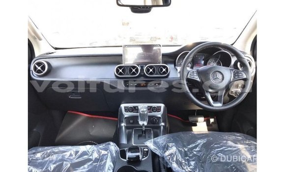 Acheter Import Voiture Mercedes-Benz 250 Noir à Import - Dubai, Estuaire Acheter Import Voiture Mercedes-Benz 250 Noir à Import - Dubai, Estuaire