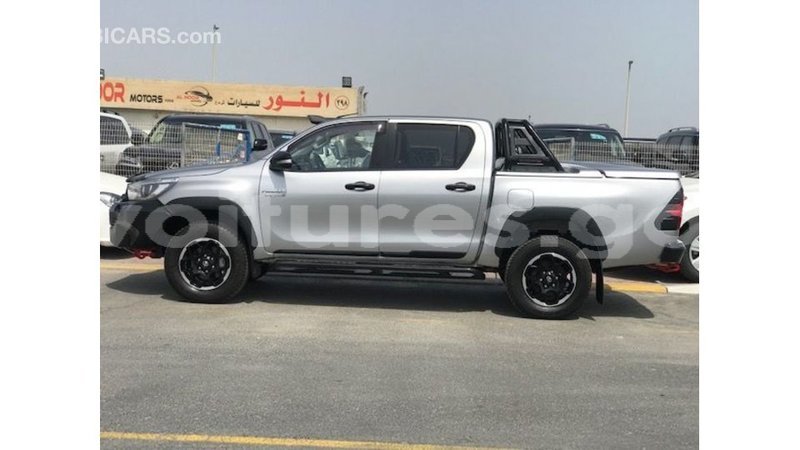 Big with watermark toyota hilux estuary import dubai 7023