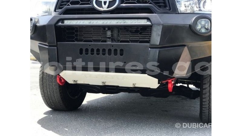 Big with watermark toyota hilux estuary import dubai 7023