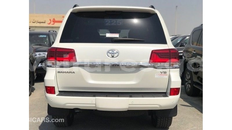 Big with watermark toyota land cruiser estuary import dubai 7024