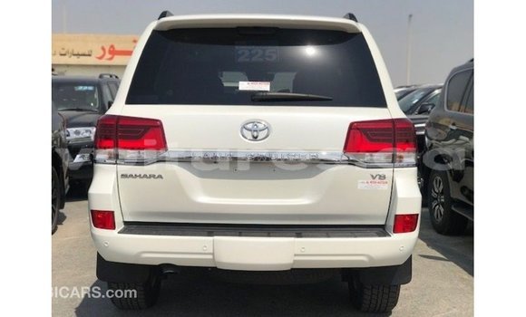 Buy Import Toyota Land Cruiser White Car in Import - Dubai in Estuary Buy Import Toyota Land Cruiser White Car in Import - Dubai in Estuary