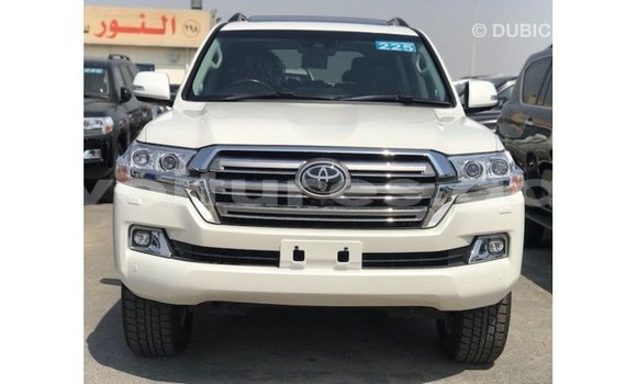 Buy Import Toyota Land Cruiser White Car in Import - Dubai in Estuary Buy Import Toyota Land Cruiser White Car in Import - Dubai in Estuary