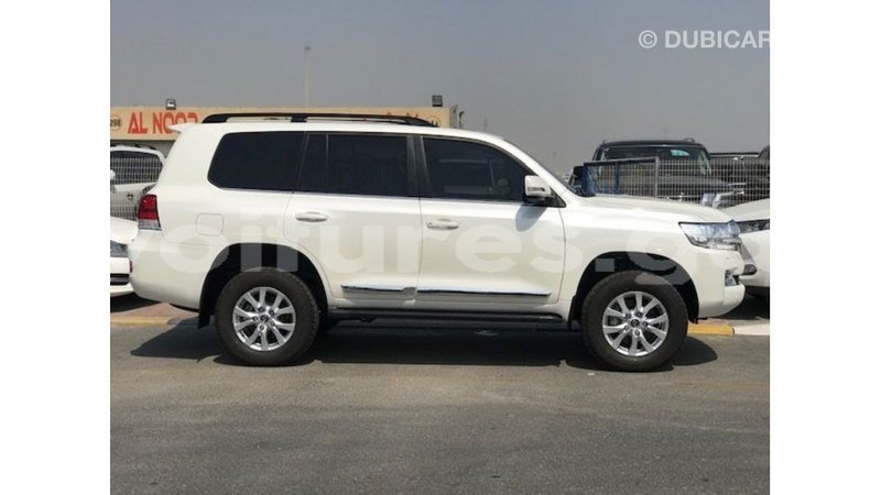 Big with watermark toyota land cruiser estuary import dubai 7024