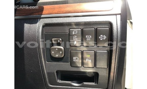 Buy Import Toyota Land Cruiser White Car in Import - Dubai in Estuary Buy Import Toyota Land Cruiser White Car in Import - Dubai in Estuary