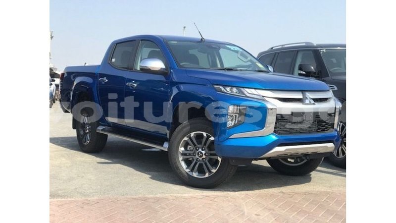 Big with watermark mitsubishi i estuary import dubai 7025