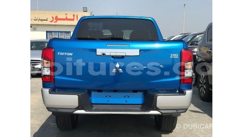 Big with watermark mitsubishi i estuary import dubai 7025