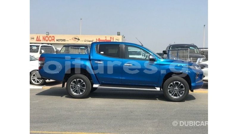 Big with watermark mitsubishi i estuary import dubai 7025