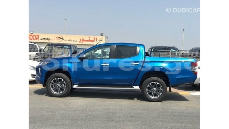 Big with watermark mitsubishi i estuary import dubai 7025